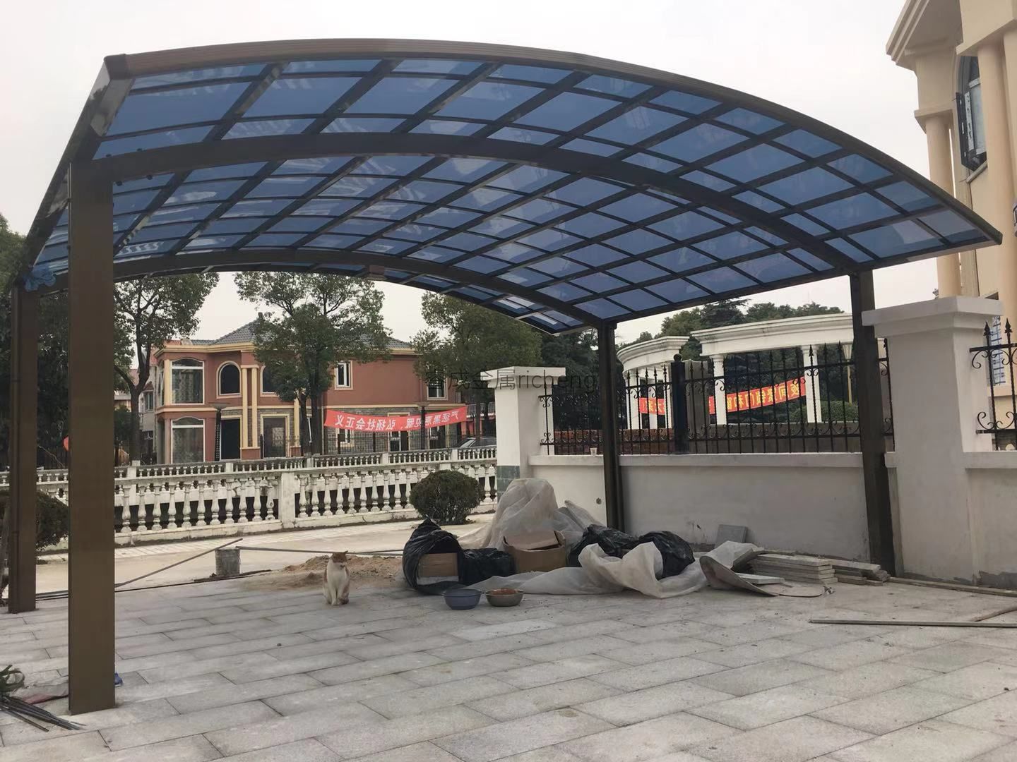 鋁合金車(chē)棚、鋁合金雨棚案例